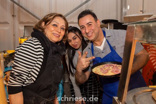 442. Mathaisemarkt: kleiner Rundgang Samstagnachmittag - Reza von der Perseria beim Pizza backen
