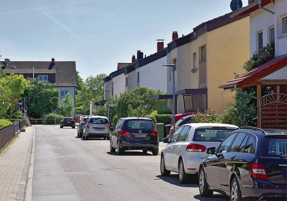 Die eigentlich einheitlichen Dächer in der Danziger Straße dürfen prinzipiell jetzt aufgestockt werden. Foto: Dorn